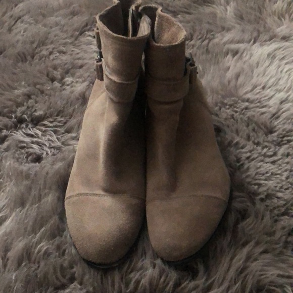 Vince Camuto Booties - Picture 4 of 9